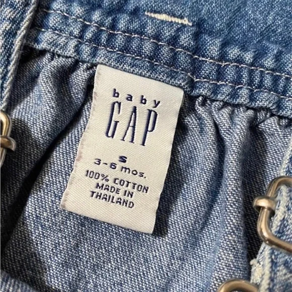 Bundle of 4 pcs cute baby girls clothing (Gap baby & Old Naby Baby) - Picture 4 of 12